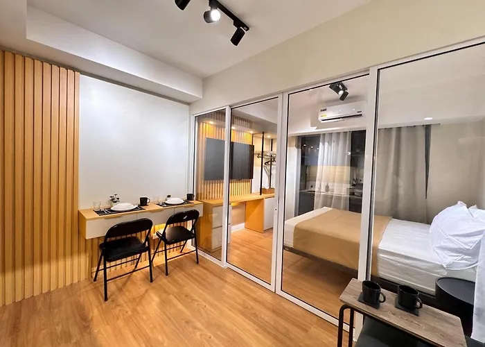 Near Rockwell 1br With Balconymodern Minimalist