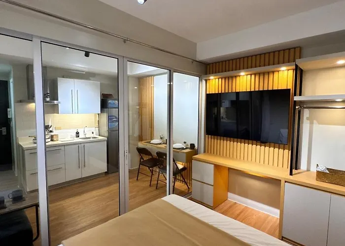 Near Rockwell 1br With Balconymodern Minimalist *