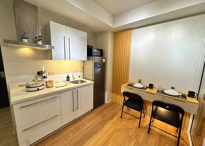 Near Rockwell 1br With Balconymodern Minimalist * Manila