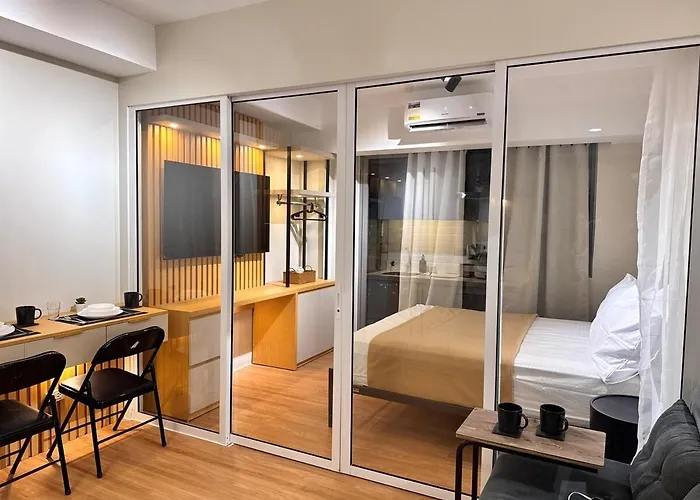 Near Rockwell 1br With Balconymodern Minimalist Apartamento *