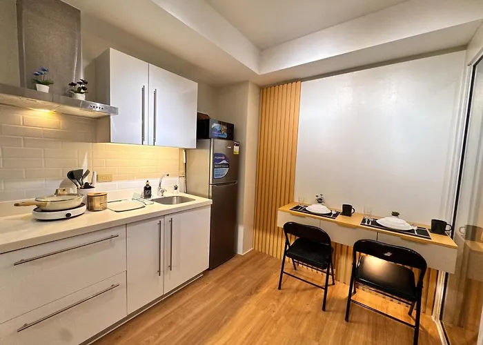 Apartamento Near Rockwell 1br With Balconymodern Minimalist Manila