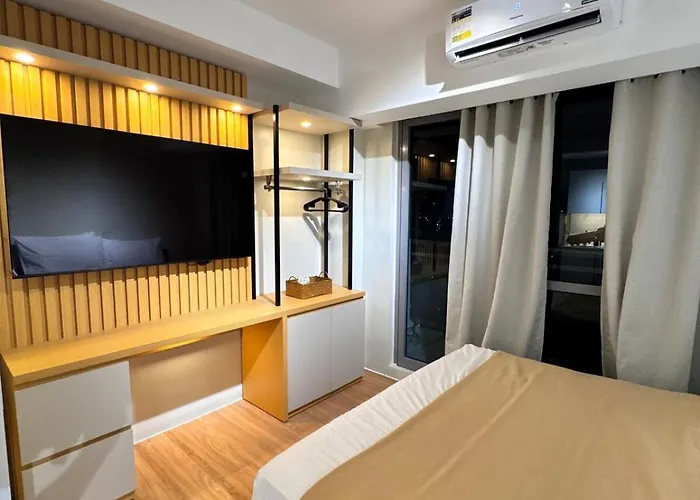 Apartamento Near Rockwell 1br With Balconymodern Minimalist