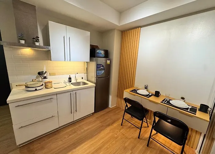 Apartamento Near Rockwell 1br With Balconymodern Minimalist Manila