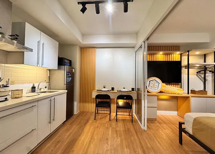 Near Rockwell 1br With Balconymodern Minimalist * Manila