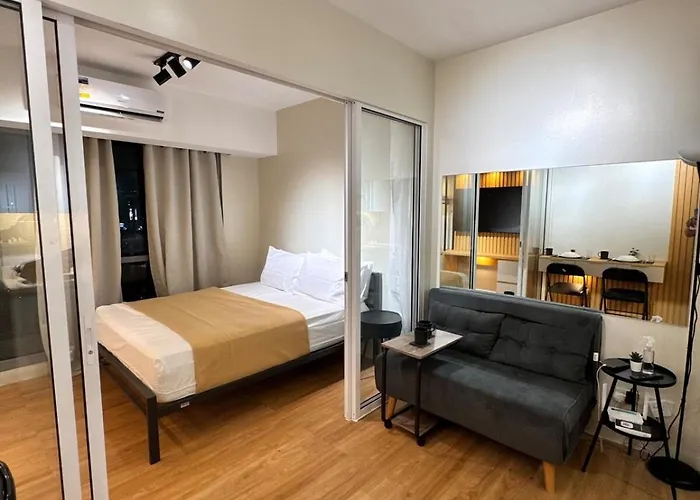Apartamento Near Rockwell 1br With Balconymodern Minimalist *