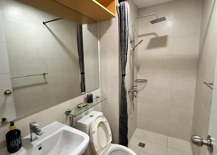 Apartamento Near Rockwell 1br With Balconymodern Minimalist