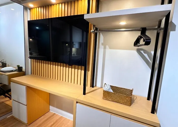 Apartamento Near Rockwell 1br With Balconymodern Minimalist