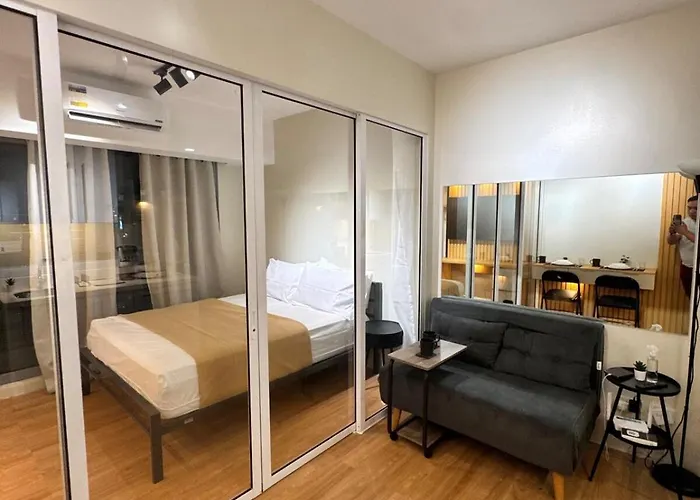 Near Rockwell 1br With Balconymodern Minimalist Apartamento Manila