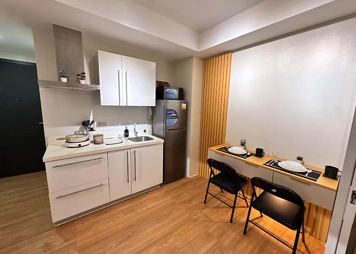 Near Rockwell 1br With Balconymodern Minimalist